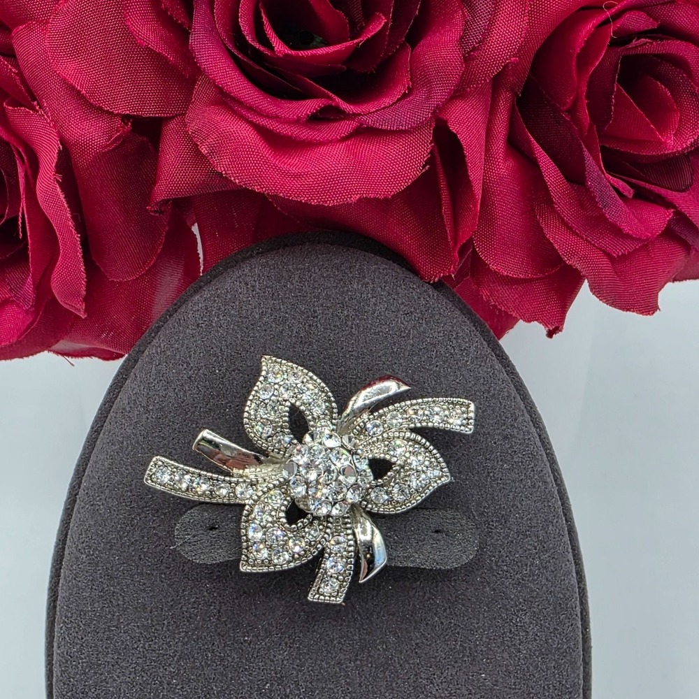 Vintage Rhinestone Bow Brooch Silver Tone Flower Pin Sparkling Crystal‎ Wedding